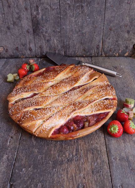 Afbeelding van Aardbei Rabarbervlaai (30 cm)