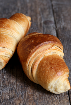 Toon details van Croissants naturel (per stuk) Afbeeldingen van Croissants naturel (per stuk)