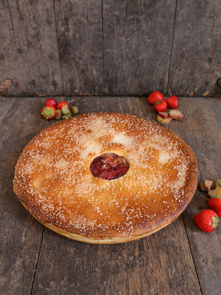 Afbeelding van Vegan (lactose vrije) Aardbeien Rabarbervlaai (24 cm)